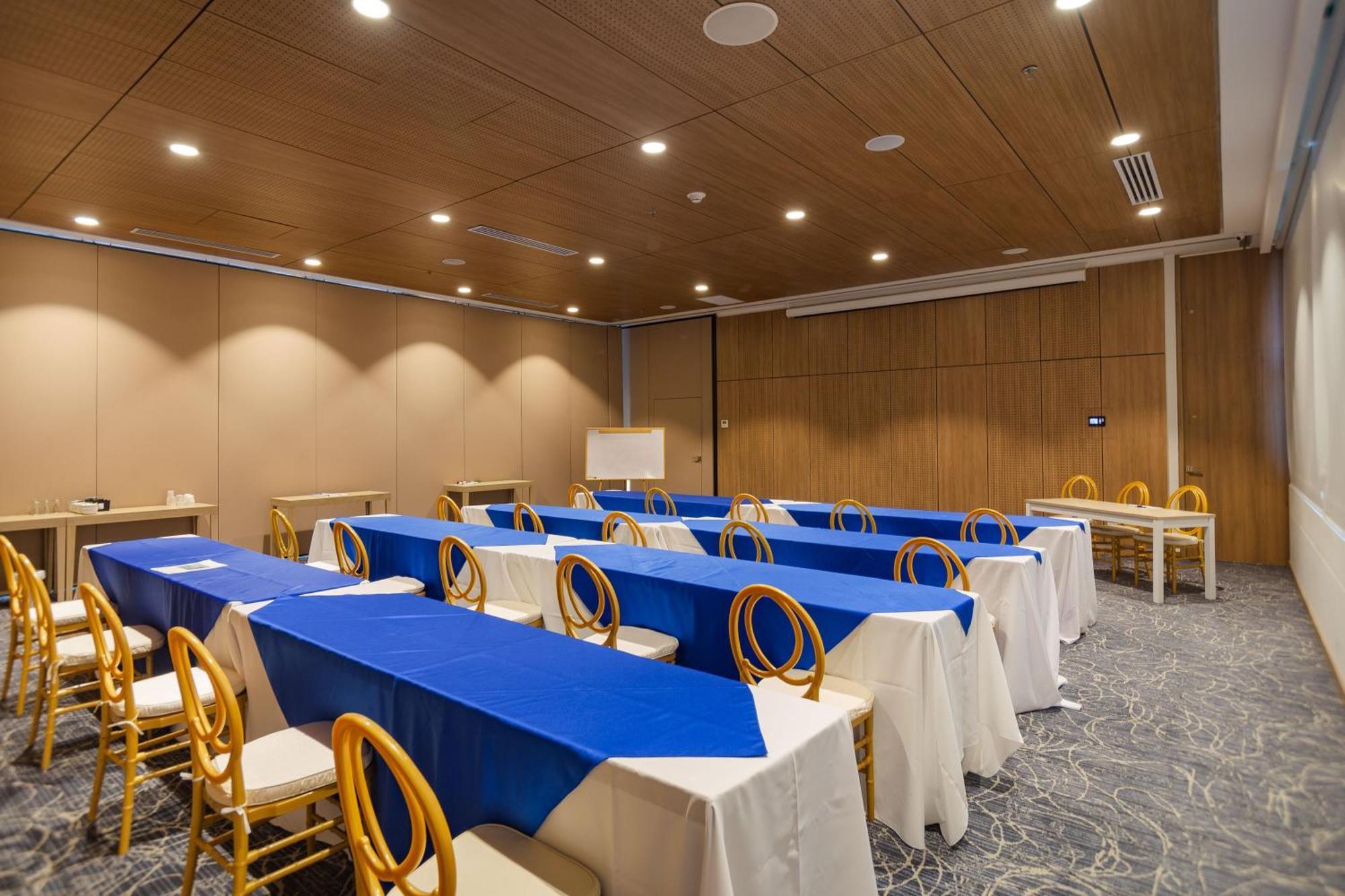Holiday Inn Express Cartagena Manga By Ihg Exterior foto
